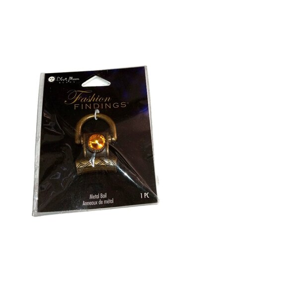 NOS Lot of Seven Pieces- Collection of Tokens and Charms - Picture 5 of 10